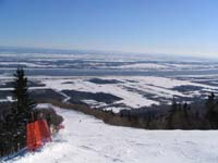 canada - qu�bec - Piste de ski de St Agathe des Monts. On est loin des pistes des Alpes fran&ccedil;aises, mais &ccedil;a a son charme. On est assez proche des Vosges questions d&eacute;nivel&eacute;s mais avec de la neige tout l hiver.